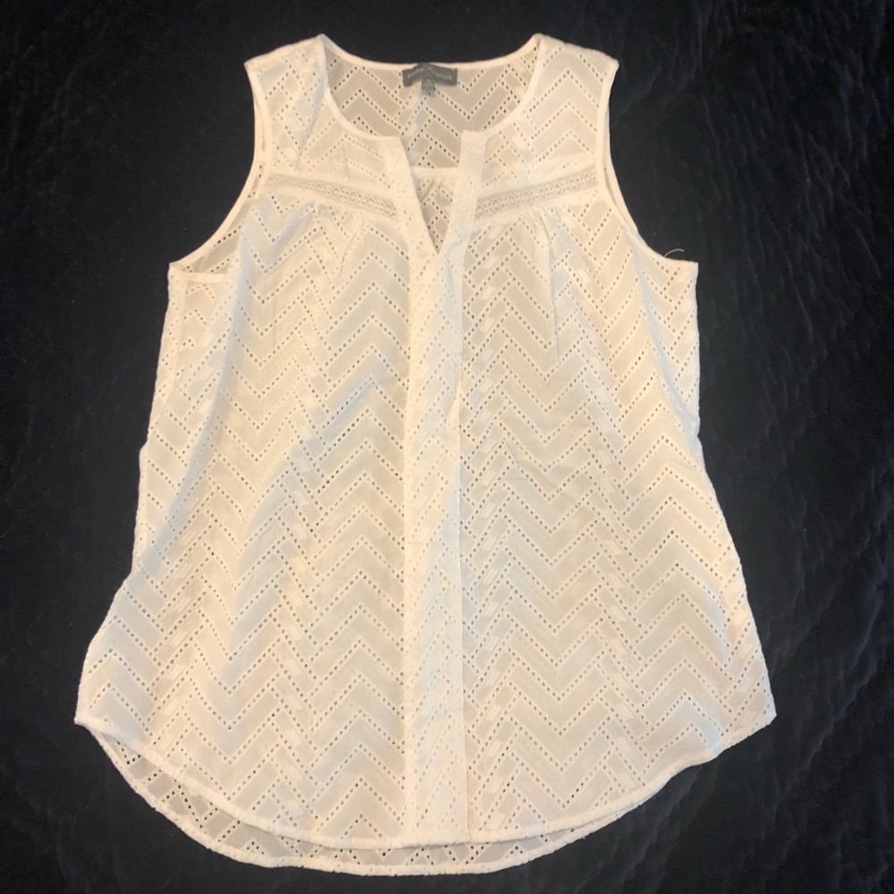 Market & Spruce Girona Eyelet Detail Top M